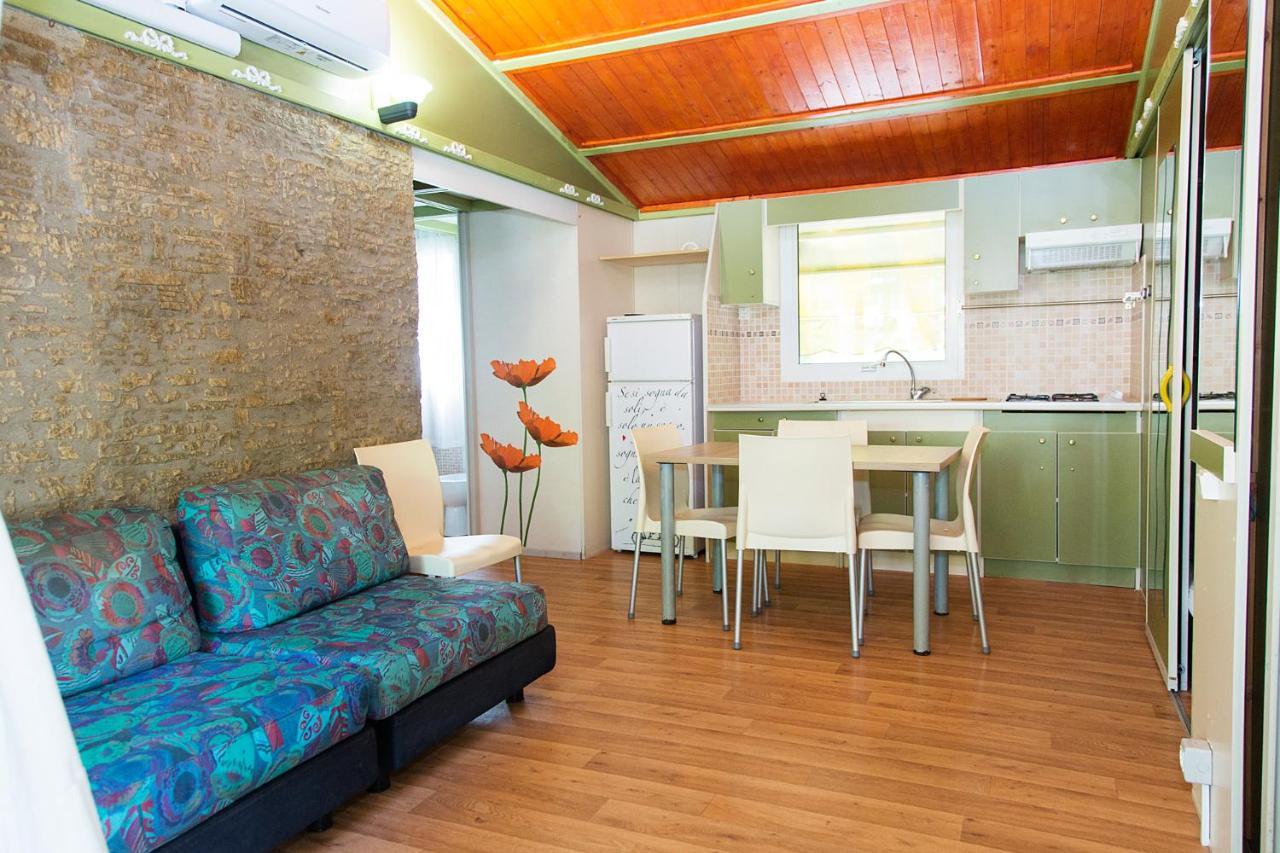 Camping Versilia Mare Hotel ลิโด ดิ กามาโยเร ภายนอก รูปภาพ