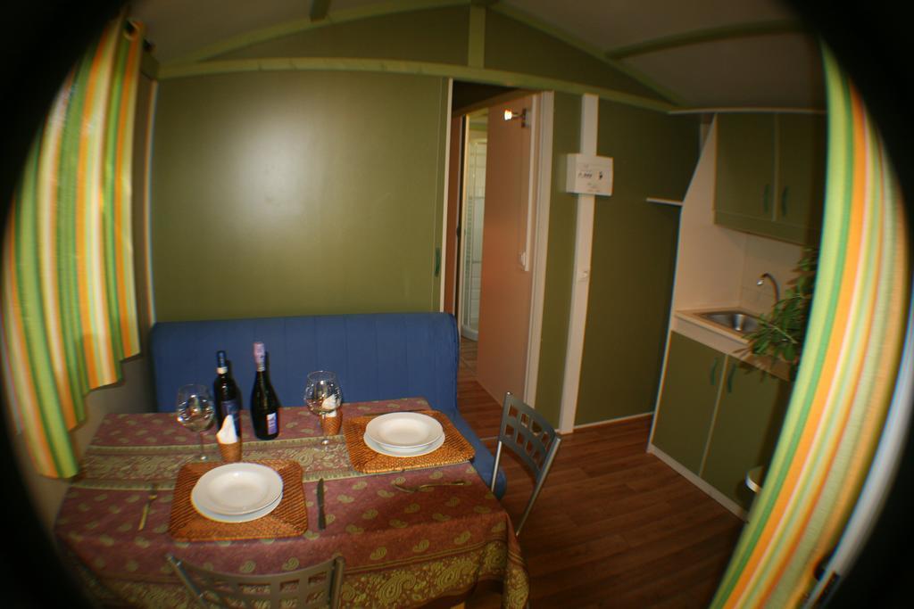 Camping Versilia Mare Hotel ลิโด ดิ กามาโยเร ภายนอก รูปภาพ